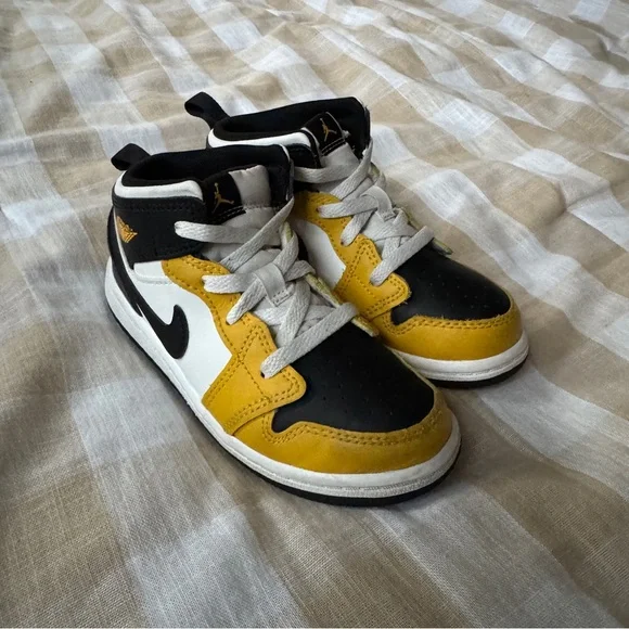 Nike Air Jordan 1 Mid Little Kids Size 10C - Yellow Ochre/Black-White - Picture 4 of 8